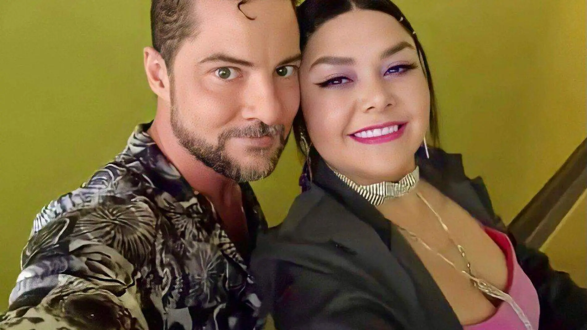 david bisbal y yuridia. luli bisbals